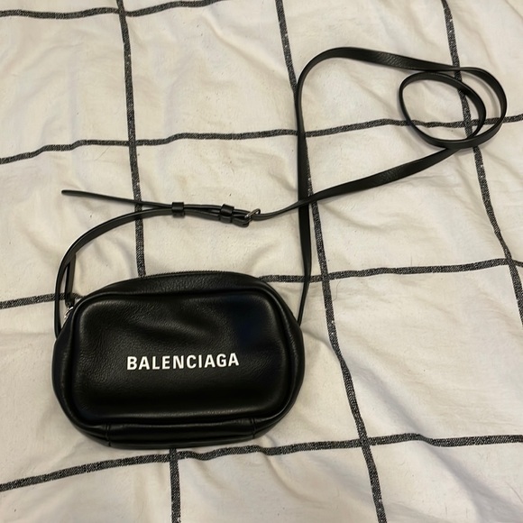 BALENCIAGA XS CAMERA BAG - Picture 1 of 3